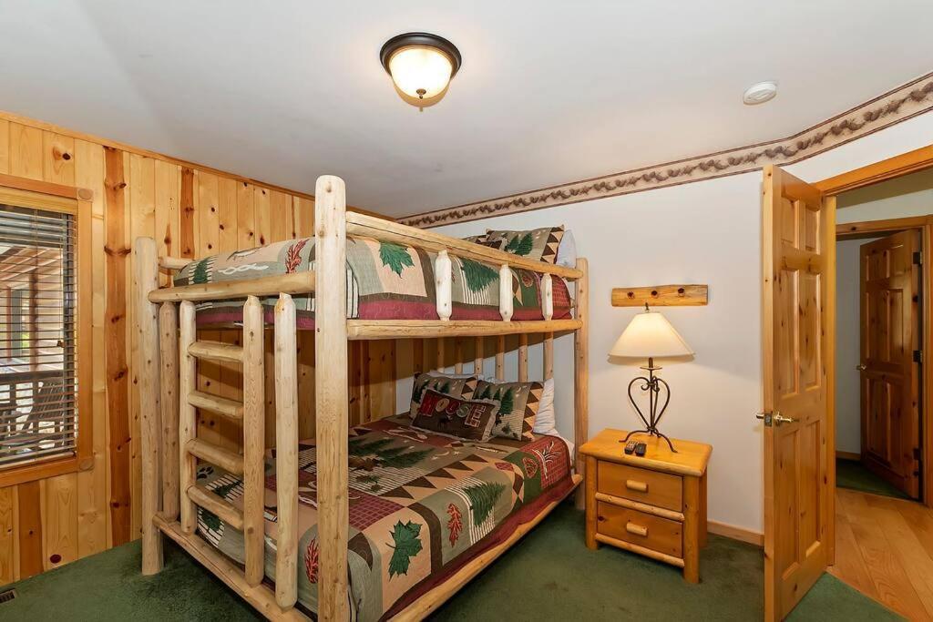 Teakwood - 3-Br Spa, Fire Pit, Quiet, Ac, Centrally Located Villa Big Bear Lake Eksteriør bilde