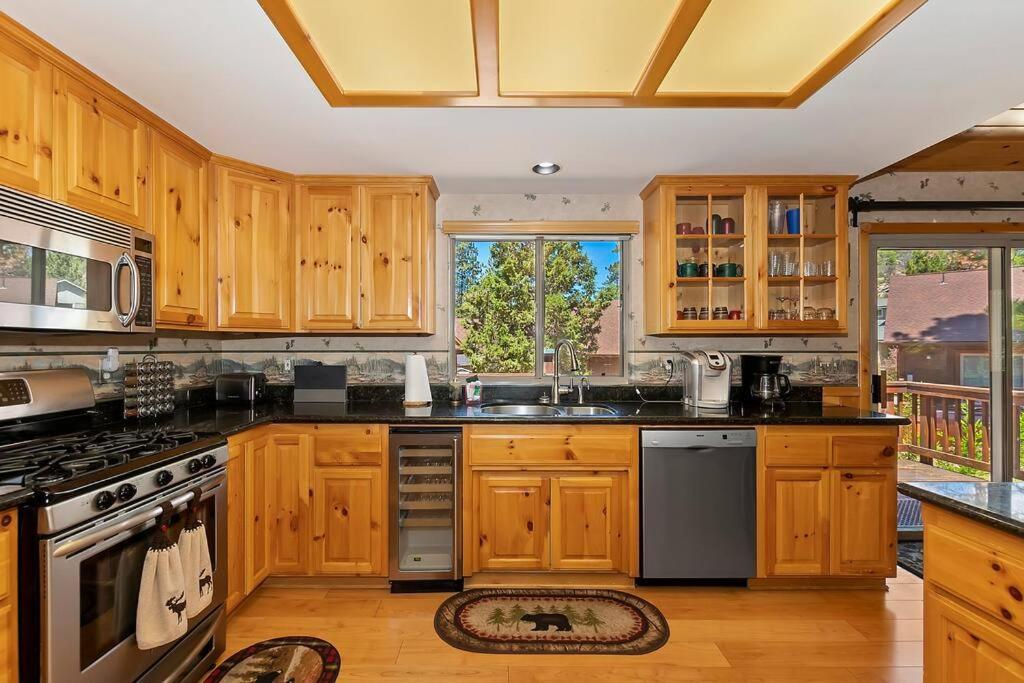 Teakwood - 3-Br Spa, Fire Pit, Quiet, Ac, Centrally Located Villa Big Bear Lake Eksteriør bilde
