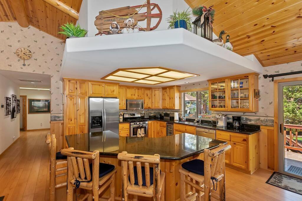 Teakwood - 3-Br Spa, Fire Pit, Quiet, Ac, Centrally Located Villa Big Bear Lake Eksteriør bilde