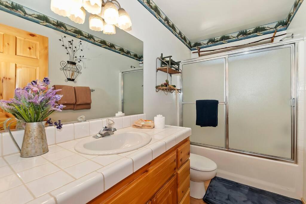 Teakwood - 3-Br Spa, Fire Pit, Quiet, Ac, Centrally Located Villa Big Bear Lake Eksteriør bilde