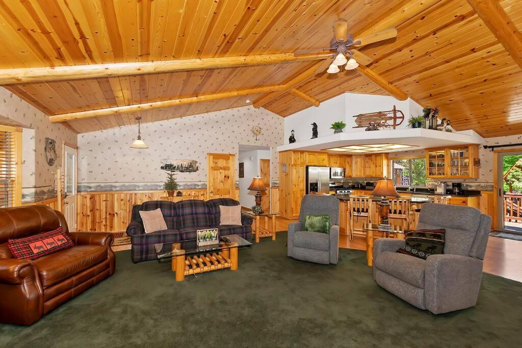 Teakwood - 3-Br Spa, Fire Pit, Quiet, Ac, Centrally Located Villa Big Bear Lake Eksteriør bilde