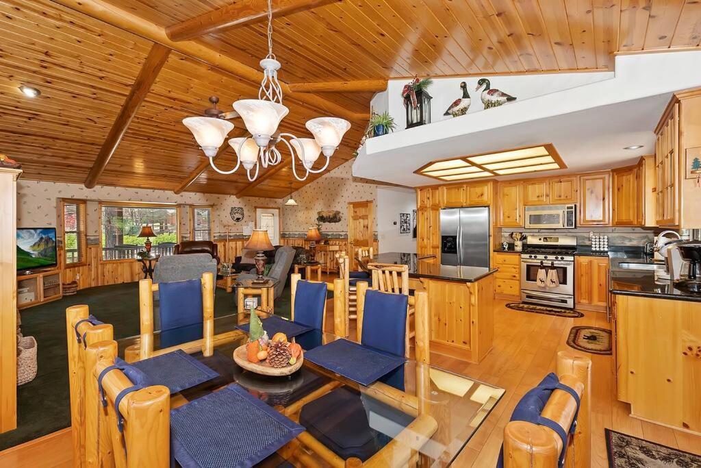 Teakwood - 3-Br Spa, Fire Pit, Quiet, Ac, Centrally Located Villa Big Bear Lake Eksteriør bilde